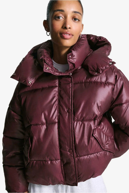 BELORA Olivia glossy burgundy cropped puffer